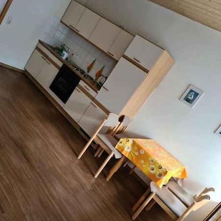 Gemuetliche Ferienwohnung Am Waldrand Elgersburg Luaran gambar