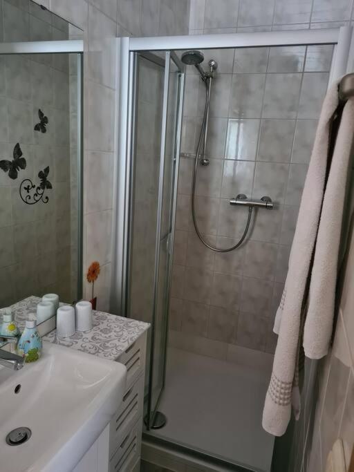 Gemuetliche Ferienwohnung Am Waldrand Elgersburg Luaran gambar
